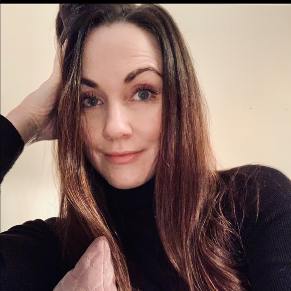 Meet your Posher, Alida - Picture 1 of 1